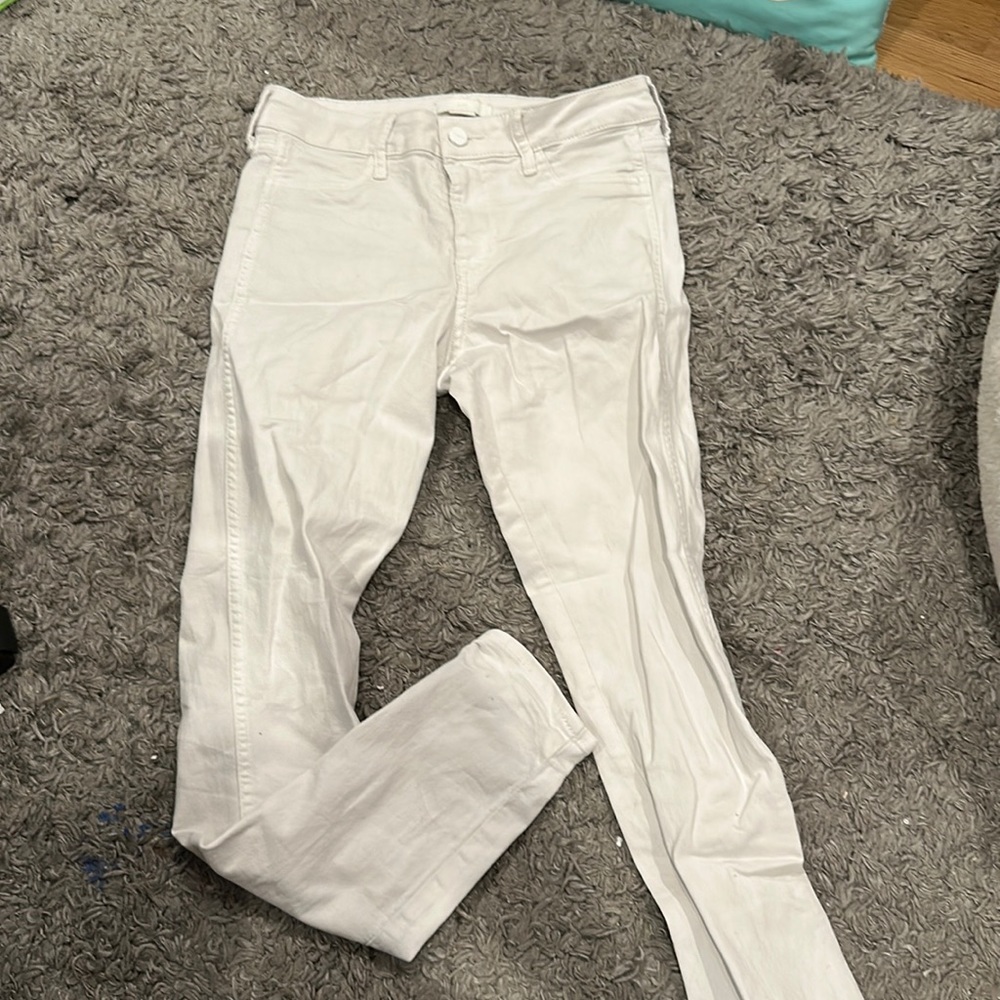 Women’s white skinny jeans
